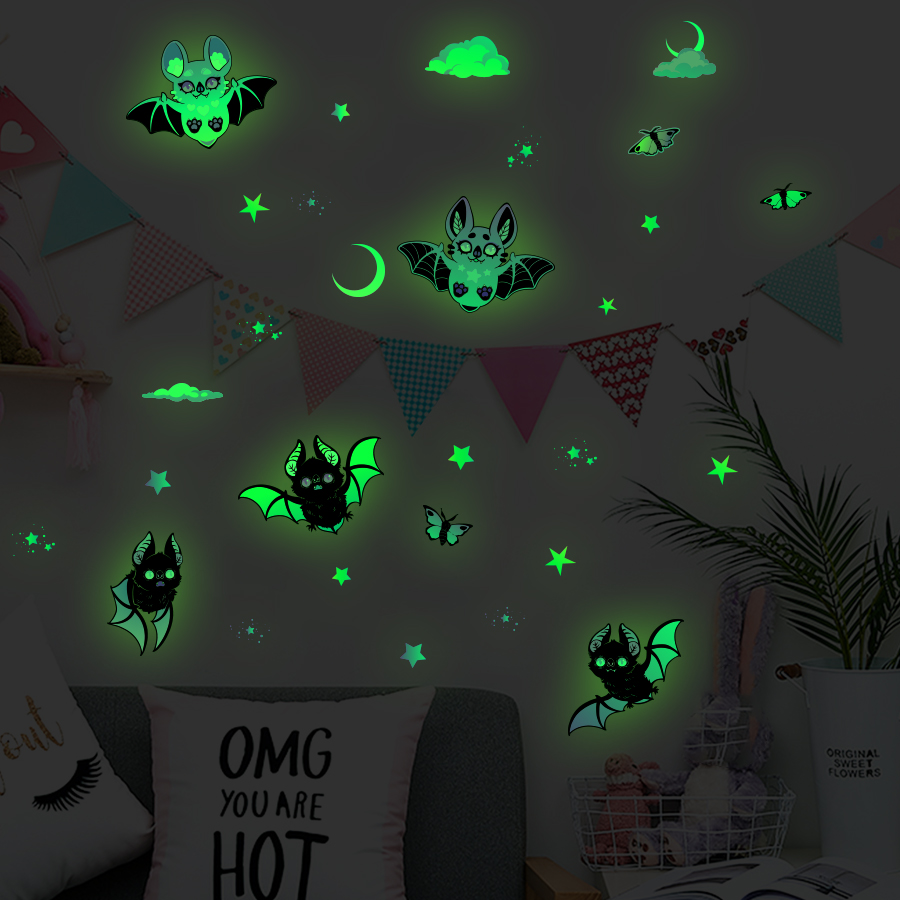 暗闇で光るコウモリと星の窓にしがみつく - ナイトステッカー - Glow In Dark Stars のレビューと価格