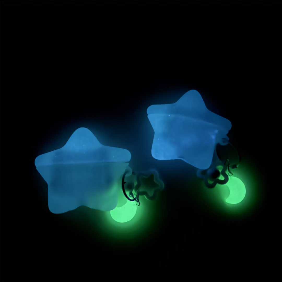 暗闇で光る星シリコンイヤホンケース発光ペンダント落下防止プロ - Glow In Dark Stars のレビューと価格