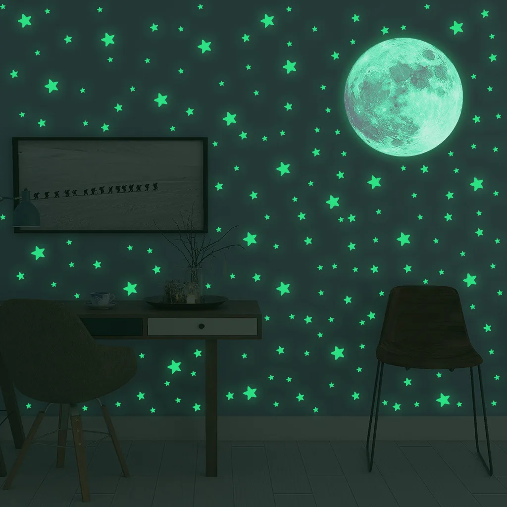 光る月と星のウォールステッカー 子供部屋の装飾用 暗闇で光る - Glow In Dark Stars のレビューと価格
